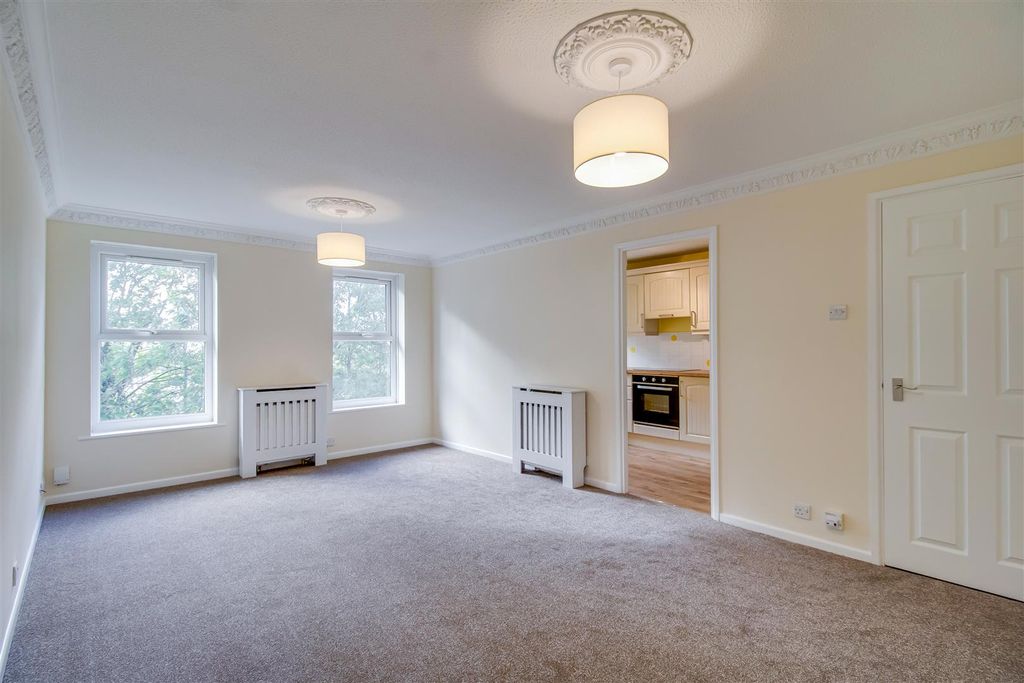 Property photo 3 of 7 Living Room