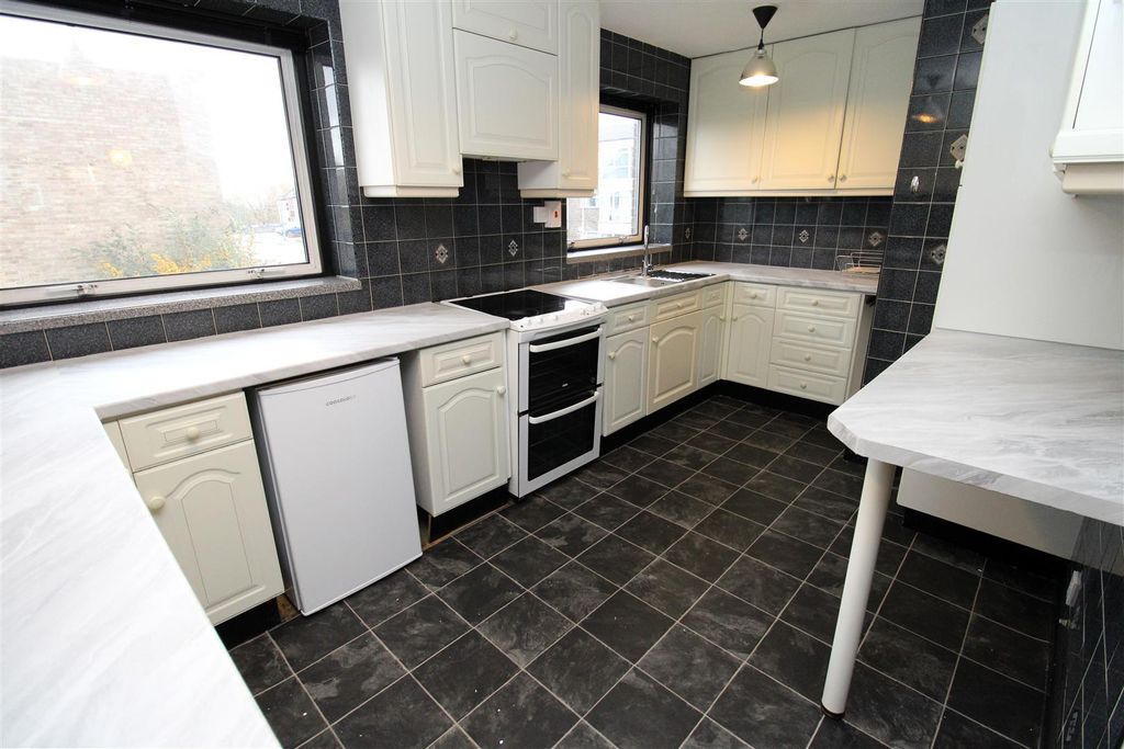 Property photo 2 of 15 New Kitchen.Jpg