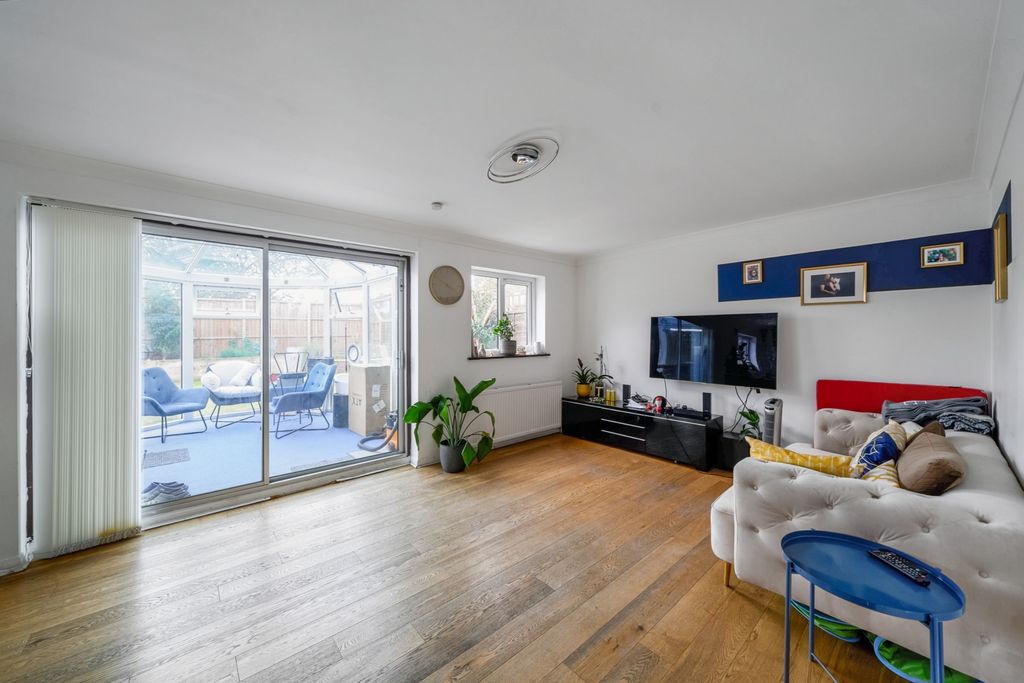 Property photo 2 of 19