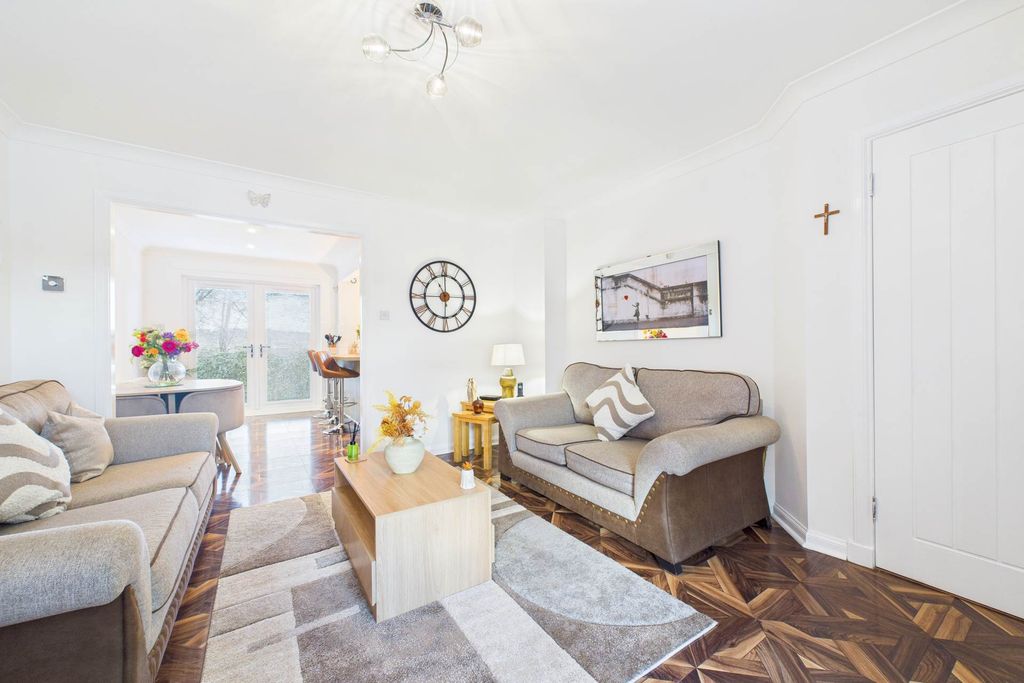 Property photo 3 of 24