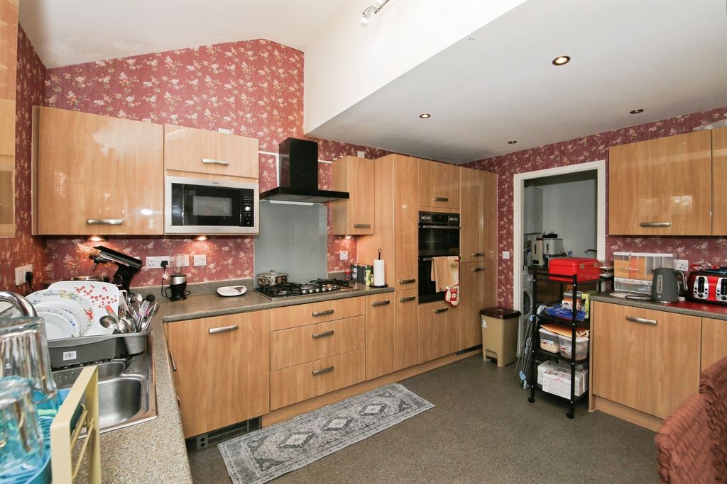 Property photo 3 of 15