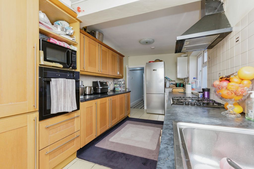 Property photo 1 of 15