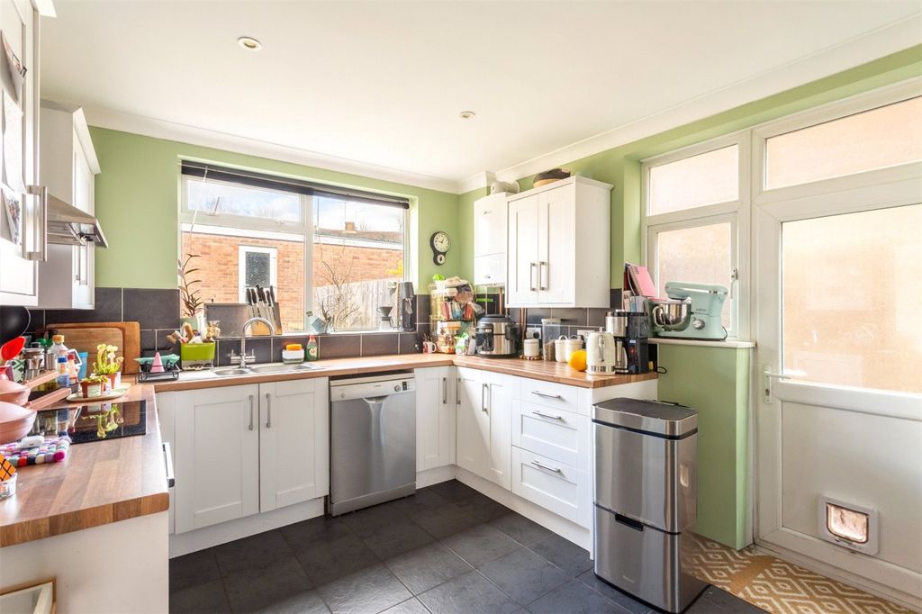 Property photo 3 of 17 Picture No. 11