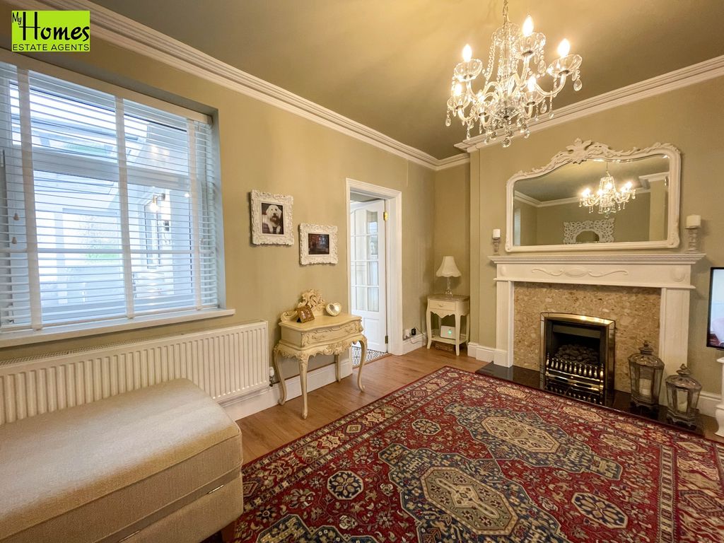 Property photo 2 of 32