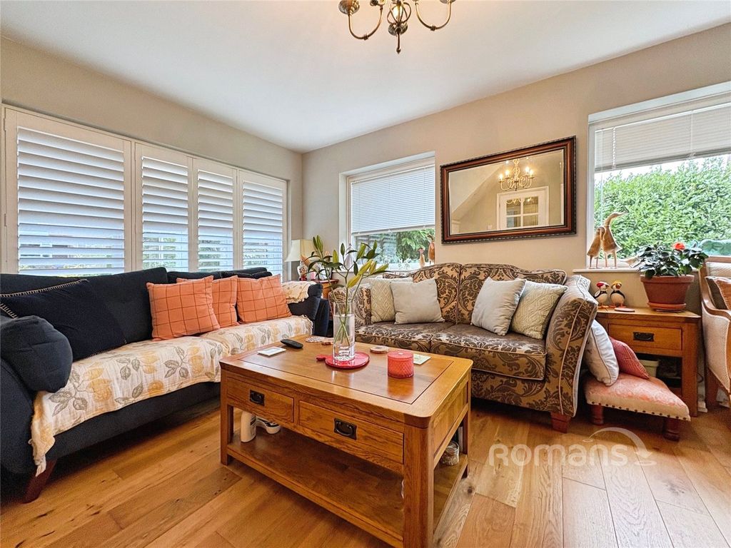 Property photo 3 of 23 Picture No. 12