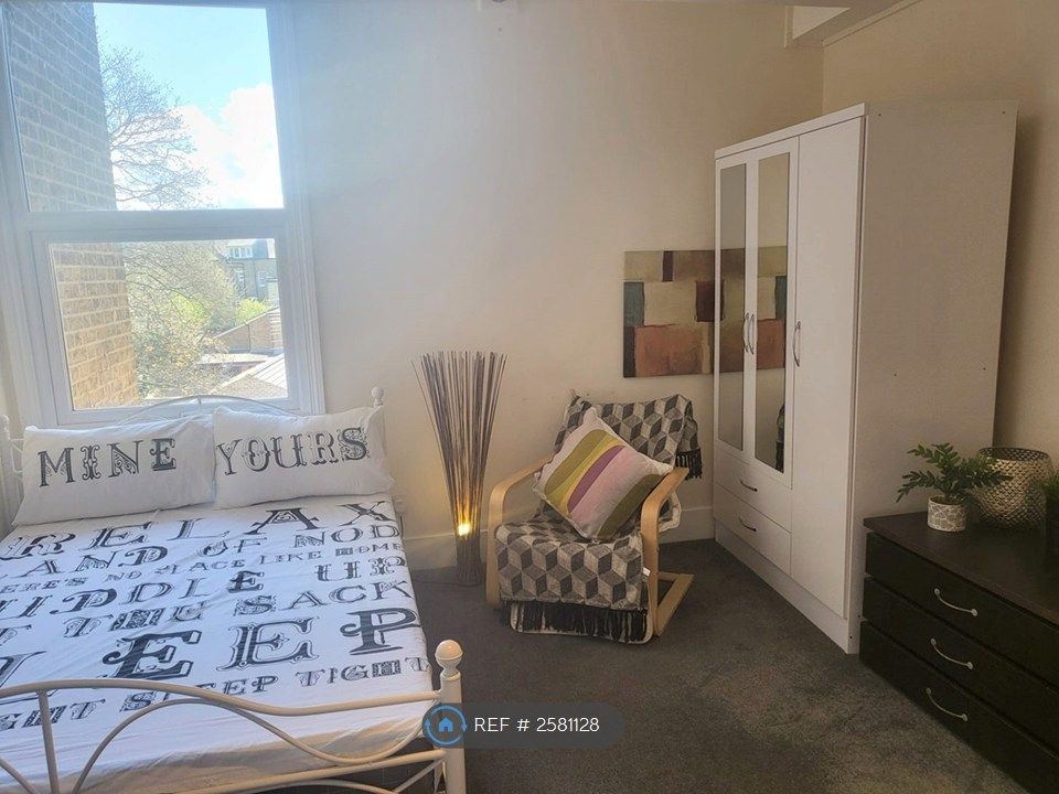 Property photo 2 of 8 Fully Furnished Studio Flat