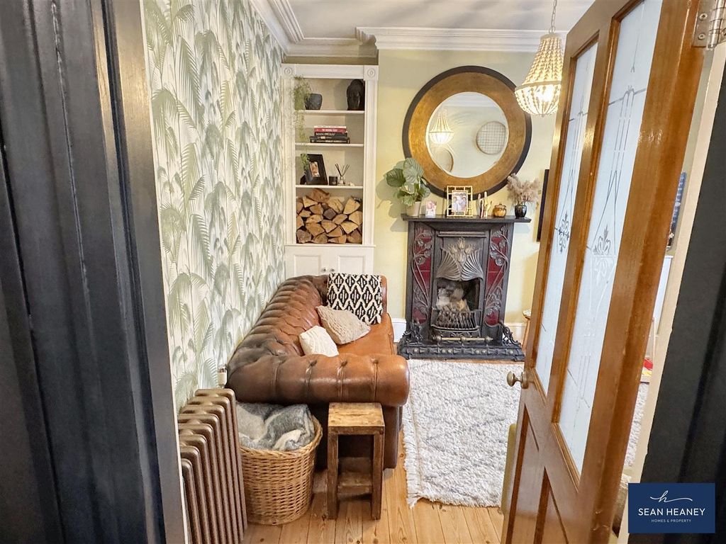 Property photo 2 of 25