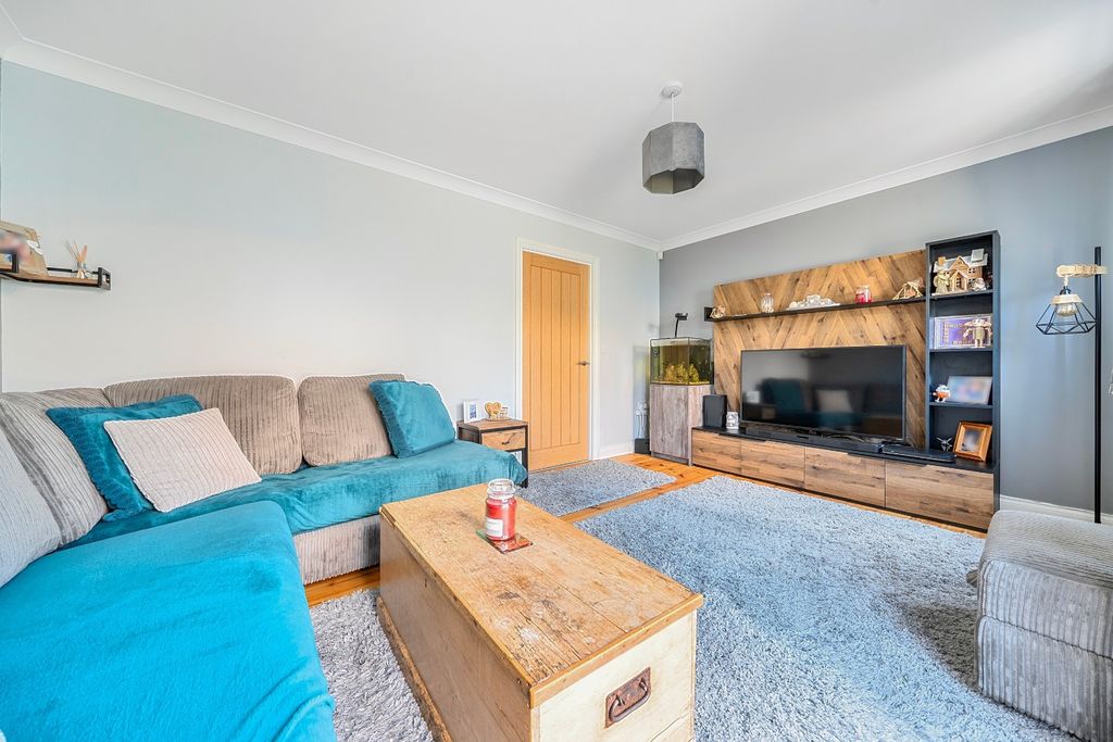 Property photo 2 of 12 5376161