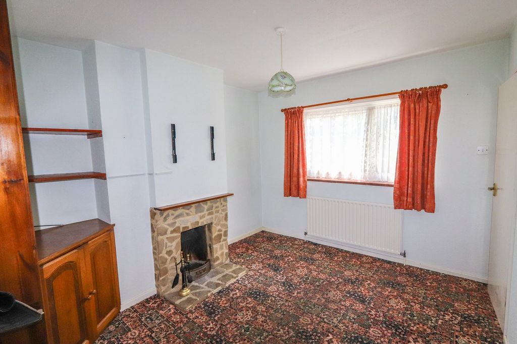 Property photo 2 of 18