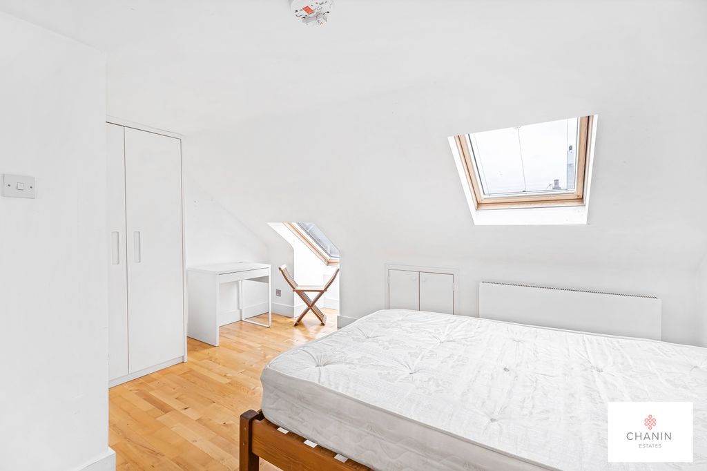 Property photo 2 of 8 70_22239_Watermarked