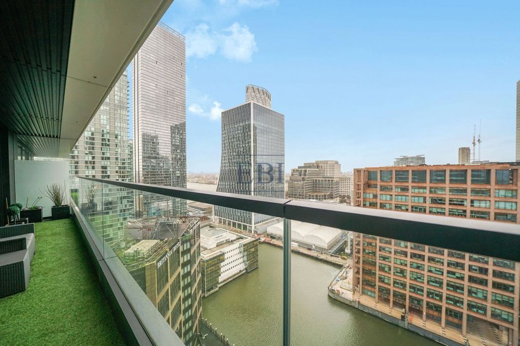 Property photo 2 of 16 Picture No. 14