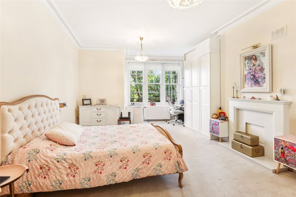 Property photo 3 of 11 Principal Bedroom