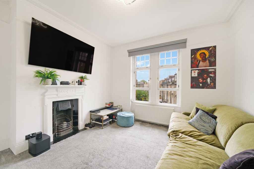 Property photo 2 of 9 8 Avonmore Gardens - G0Vxl5Qhw0Kpg0Xlnqqt.Jpg