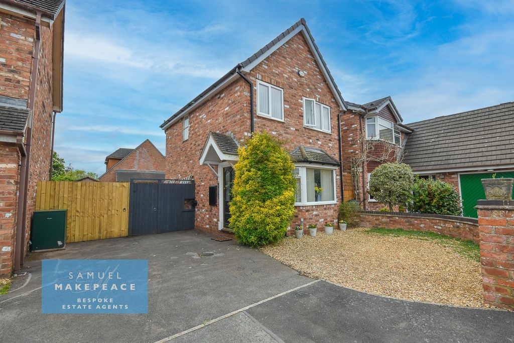 Property photo 1 of 20 Three Bedroom Detached For Sale On A Private Estate