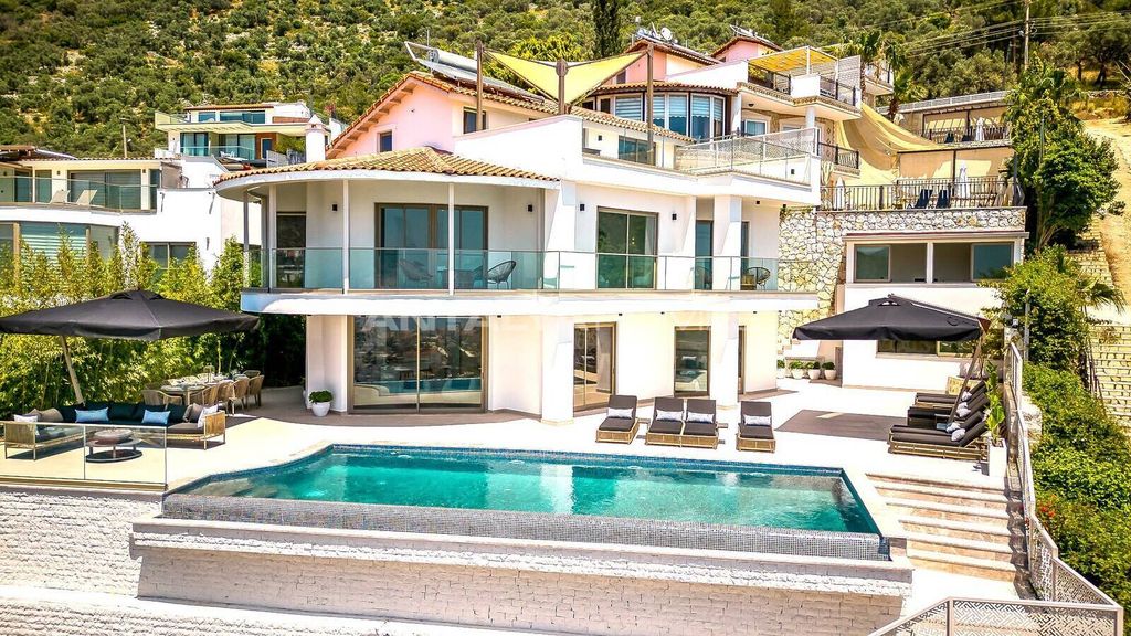 Property photo 1 of 51