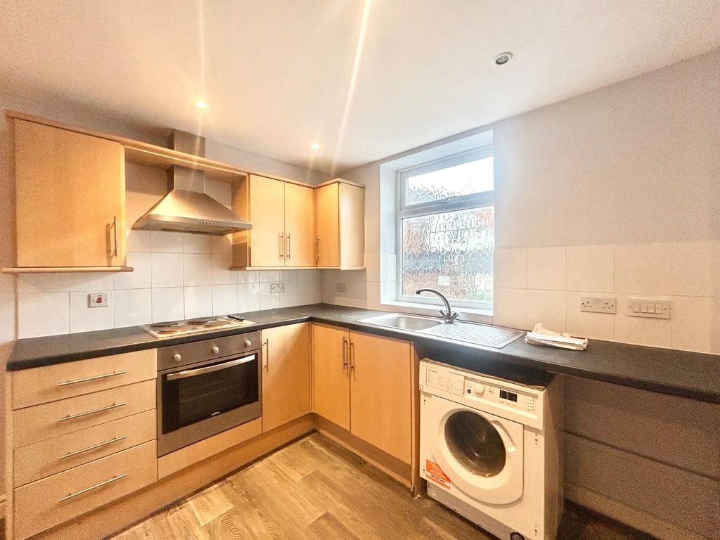 Property photo 3 of 6 Lounge/Kitchen