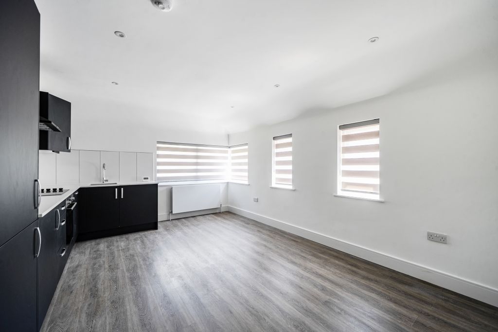 Property photo 3 of 6 1484613-4-6A3E88A...