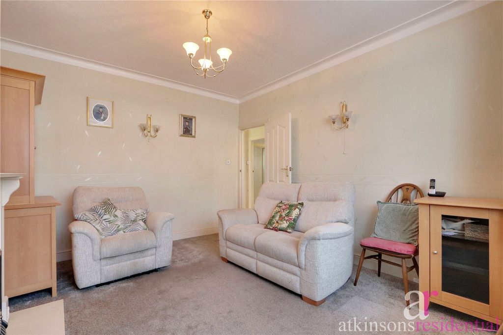 Property photo 3 of 15 Picture No. 04