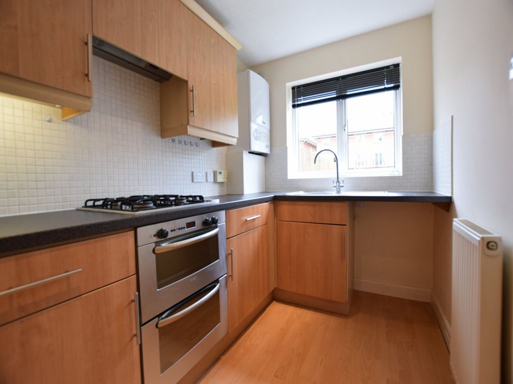 Property photo 2 of 10 Kitchen