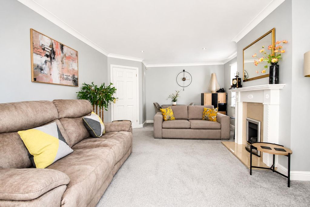 Property photo 3 of 16 Sitting Room Gpt 1.Png