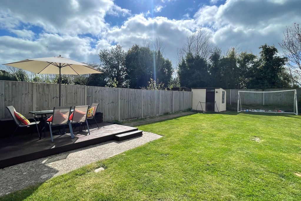 Property photo 2 of 19 Garden