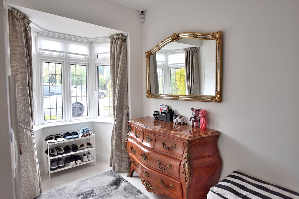 Property photo 2 of 26 Hallway