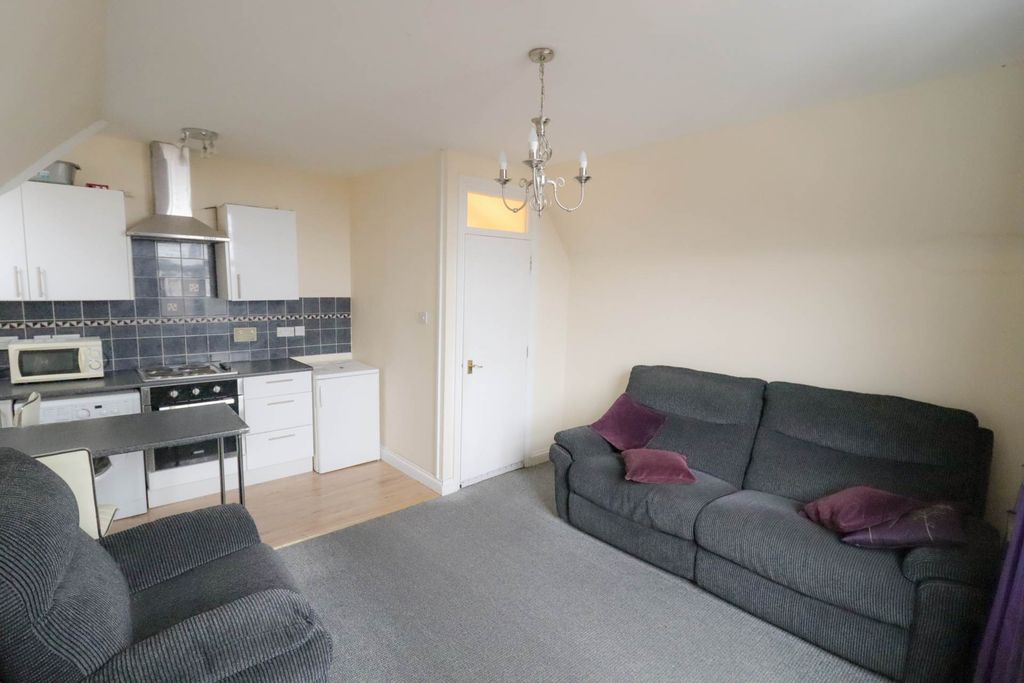 Additional image 5 of 1 bed flat to rentVictoria Park, Hillside, Weston-Super-Mare BS23