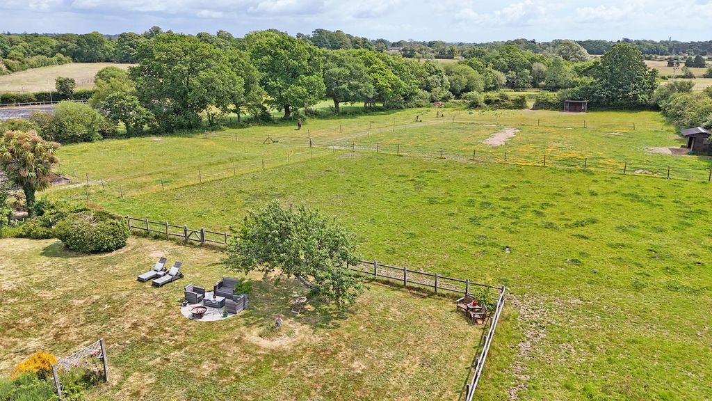 Property photo 2 of 33