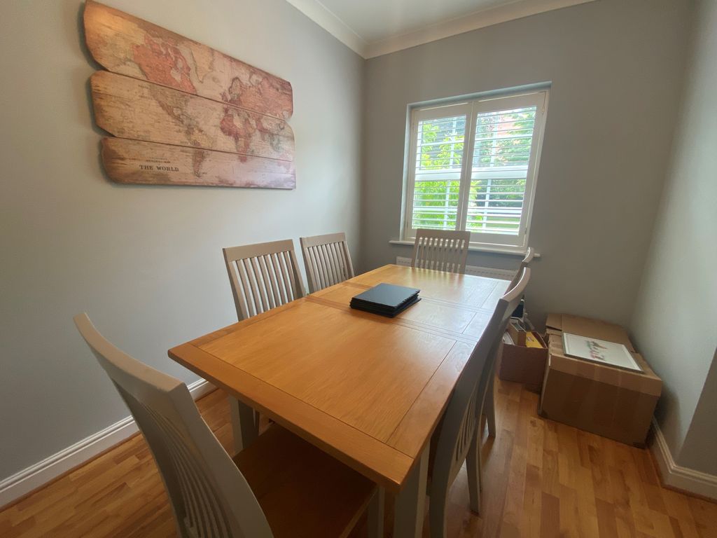 Property photo 3 of 11 Dining Room