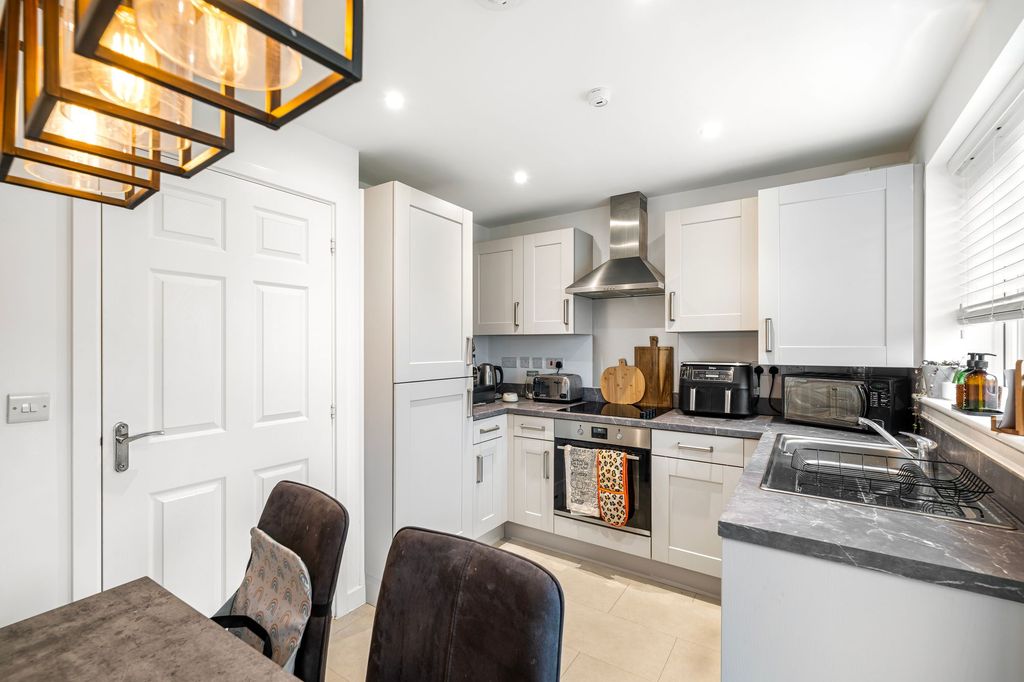 Property photo 3 of 18 Kitchen/Dining Room