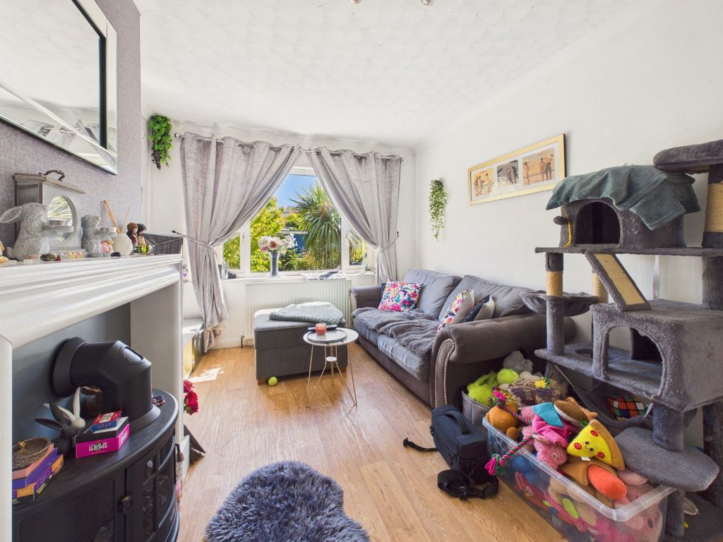 Property photo 2 of 9 5062163