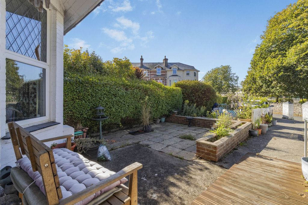 Property photo 2 of 16