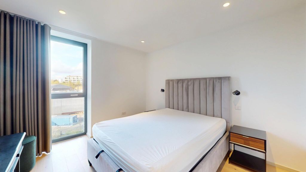 Property photo 3 of 27 Bedroom