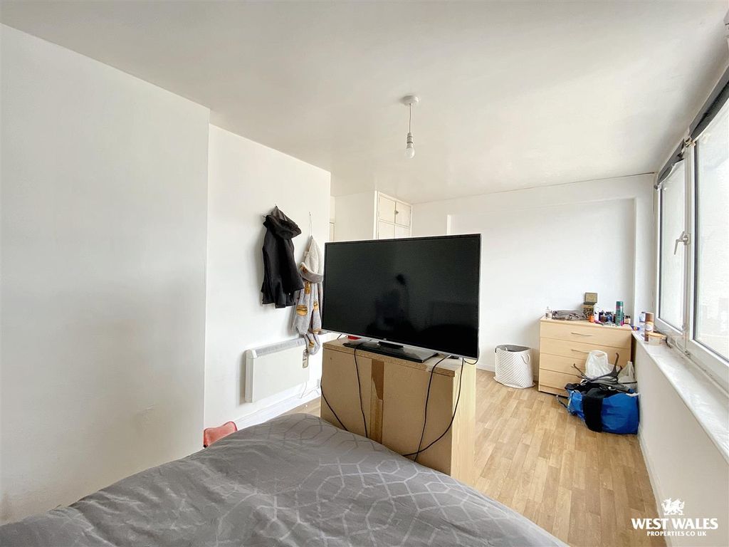 Additional image 12 of 2 bed flat for saleMilford Street, Saundersfoot SA69