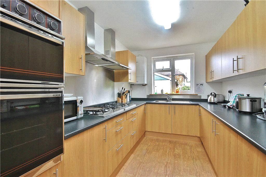 Property photo 2 of 7 Kitchen