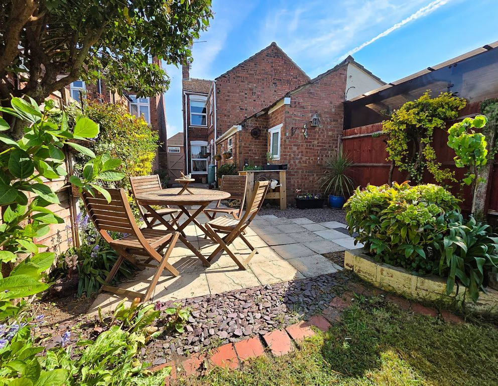 Property photo 1 of 12