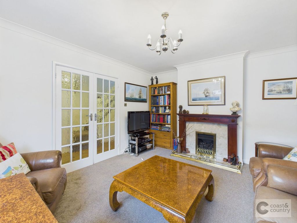 Property photo 2 of 25