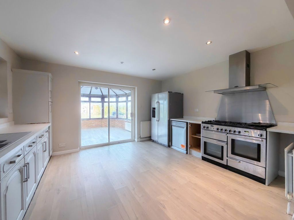 Property photo 3 of 28