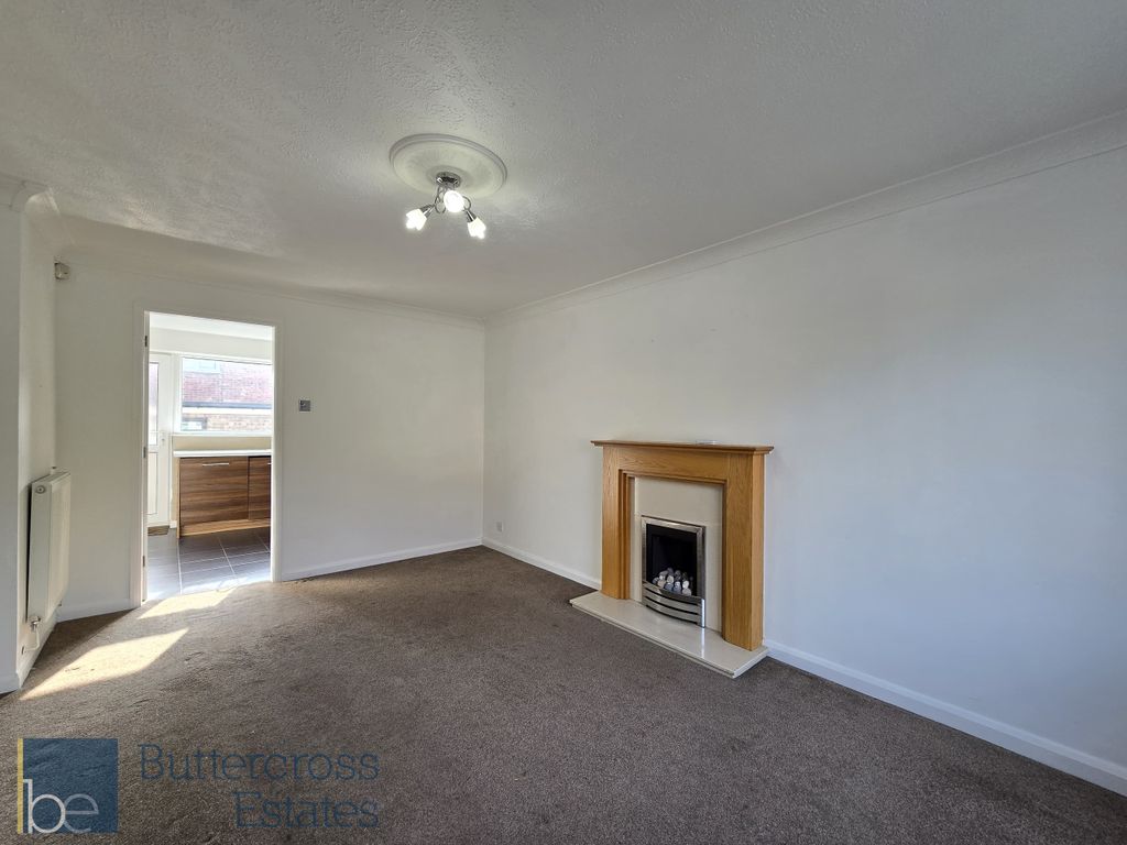 Property photo 3 of 17 Living Room