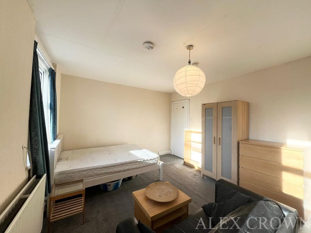 Property photo 3 of 3