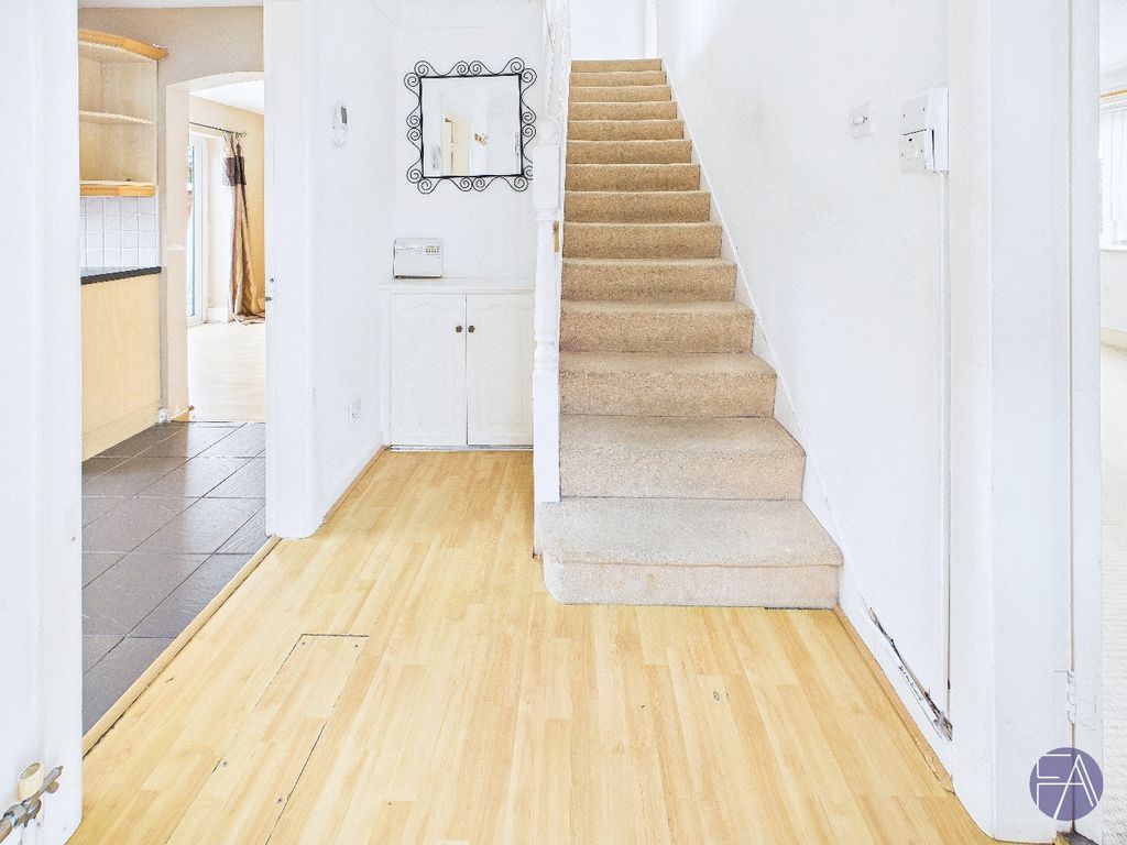 Property photo 2 of 16 4641582