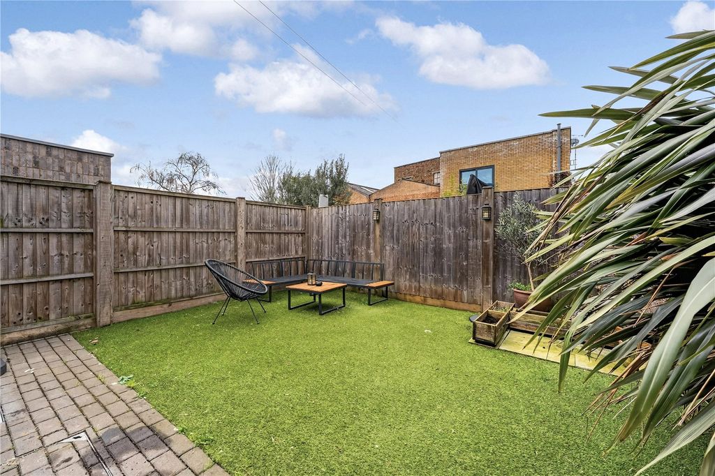 Property photo 3 of 18 Picture No. 14