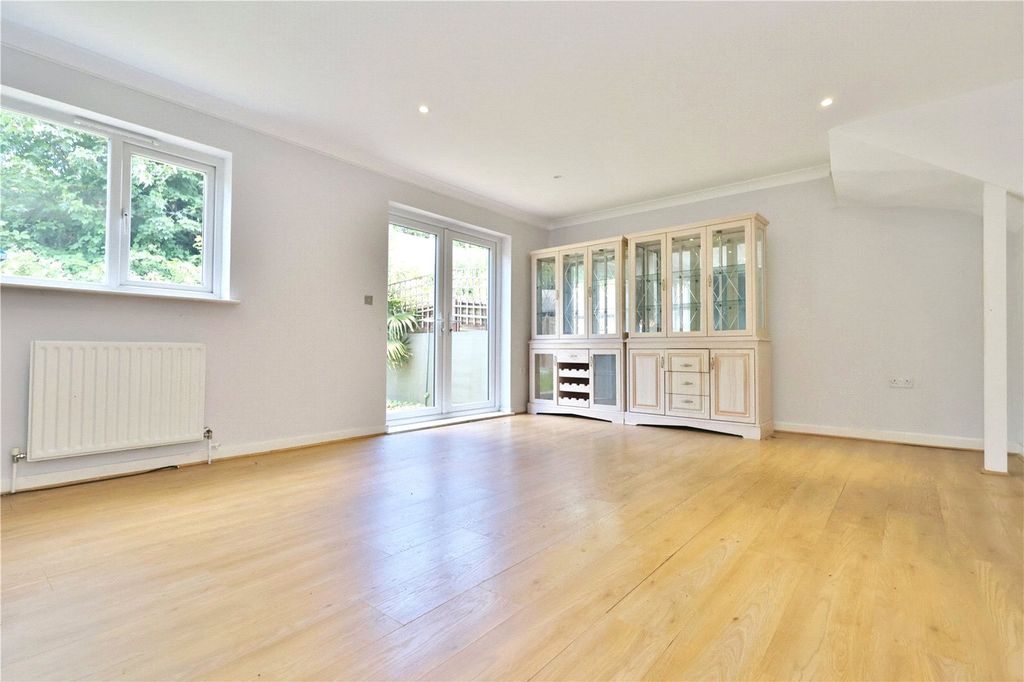 Property photo 3 of 9 Picture No. 02