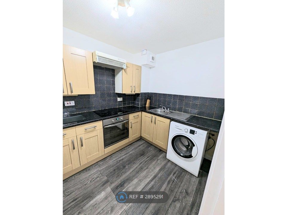 Property photo 1 of 11 Modern Kitchen