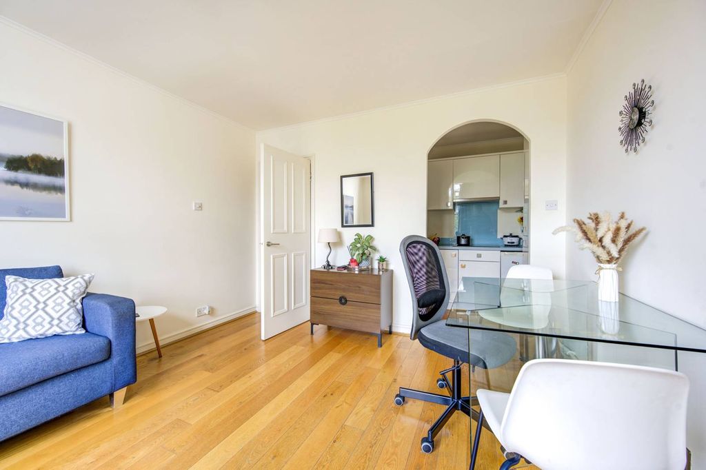 Property photo 3 of 13