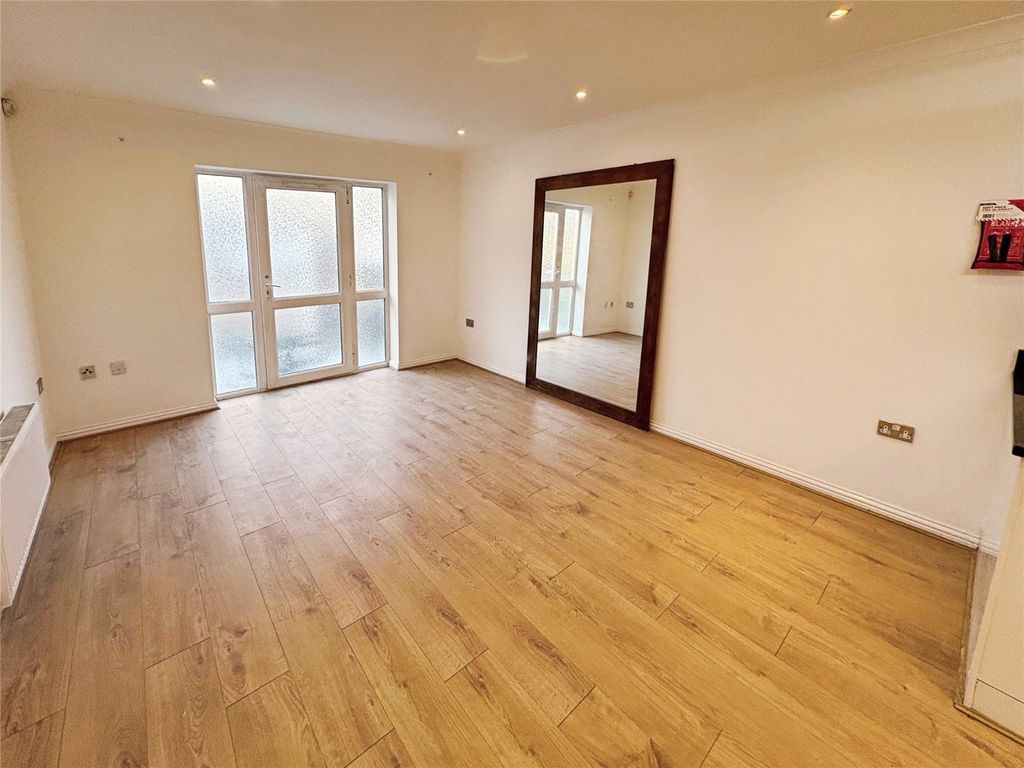 Property photo 3 of 12 Picture No. 07