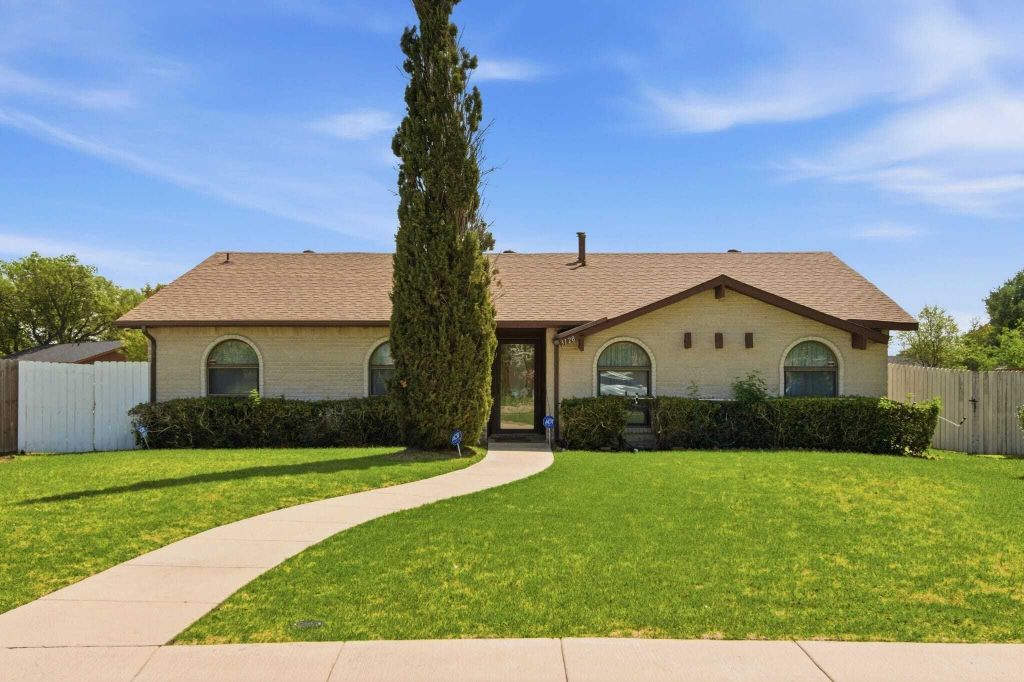 Property photo 1 of 31