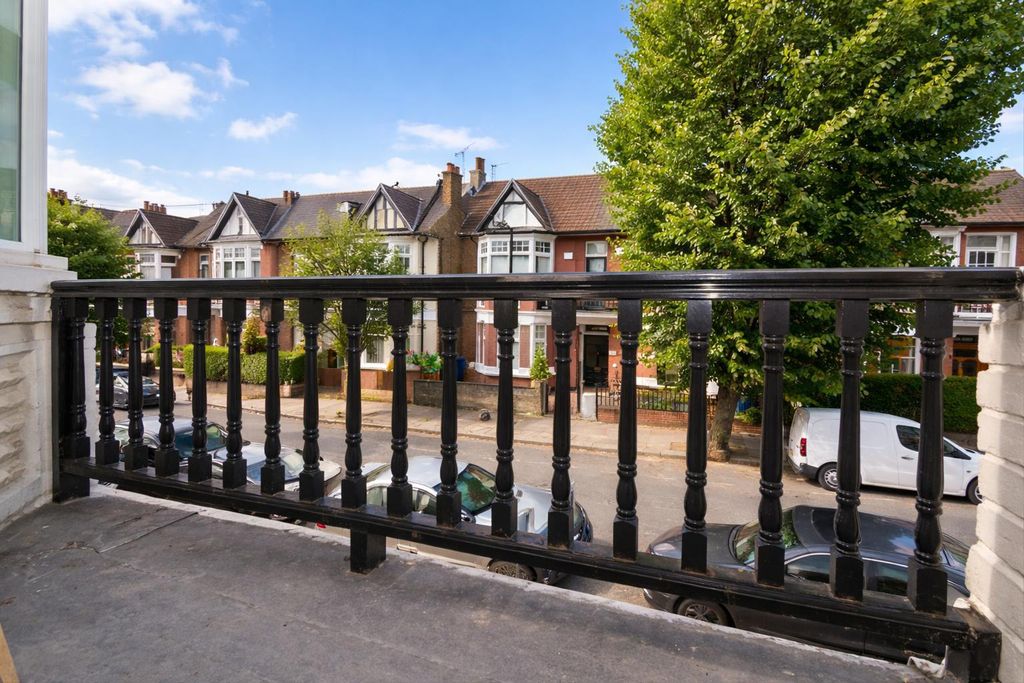 Property photo 3 of 6