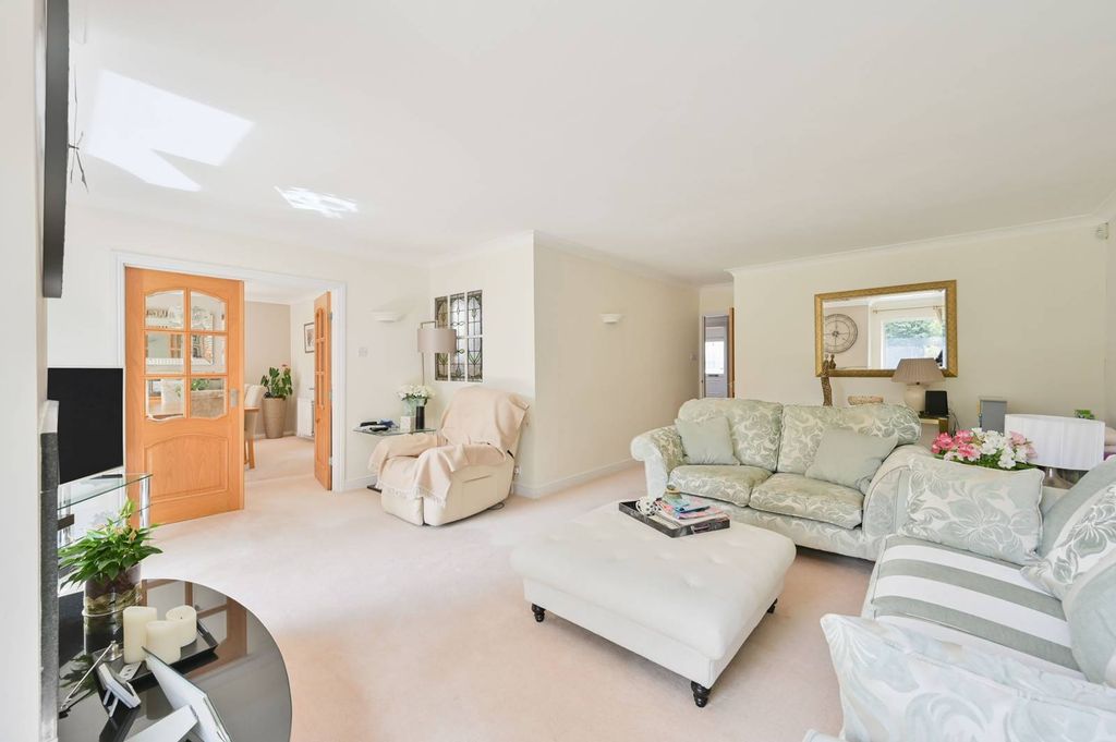 Property photo 3 of 30