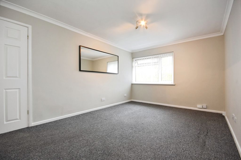 Property photo 2 of 13 Lounge